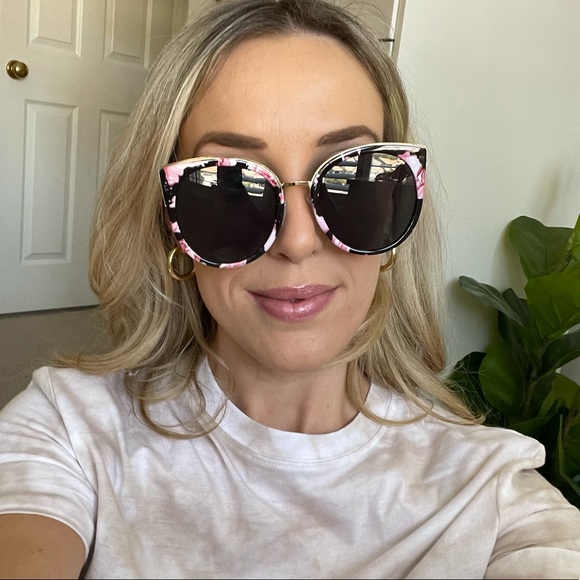 Floral Large Sunglasses NWT - Picture 4 of 4